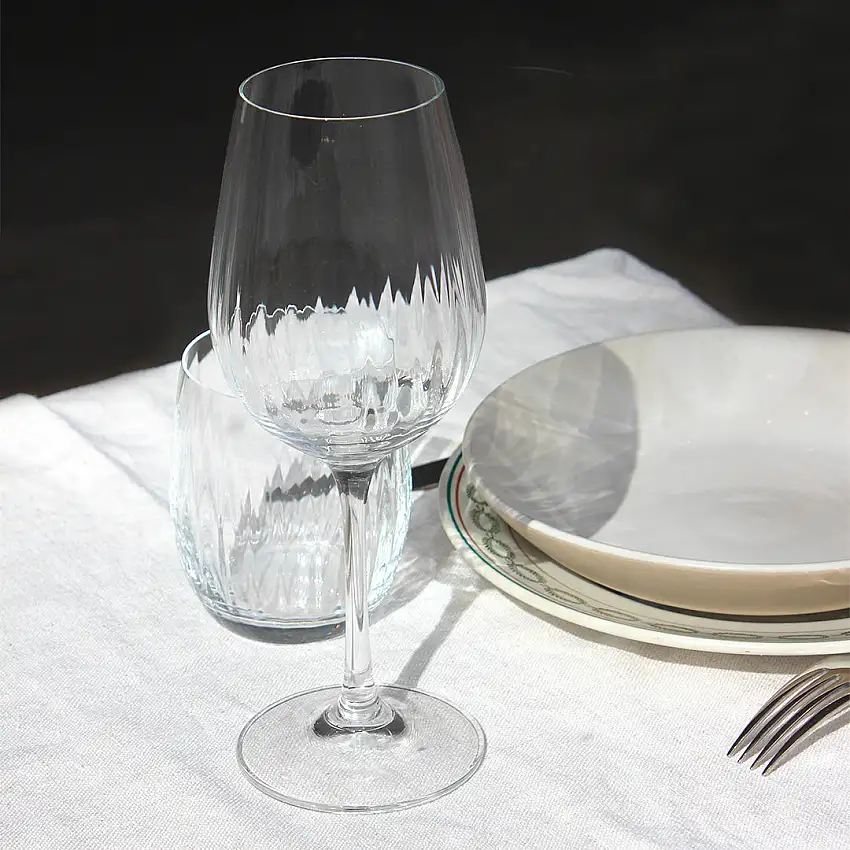 6 verres à vin au buvant ondulé