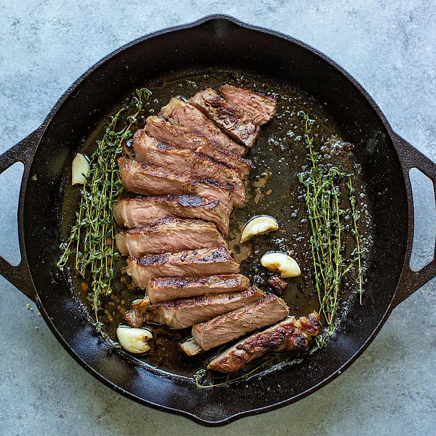 Poêle à frire à deux poignées Lodge Iron