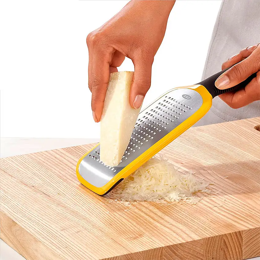 Râpe à manche moyen Oxo