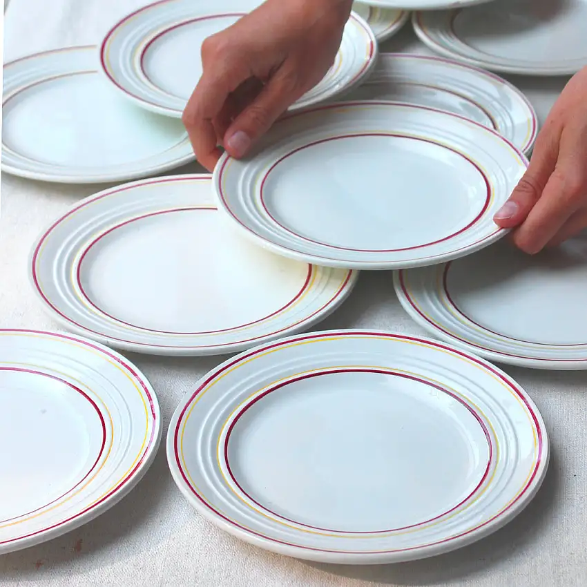 12 assiettes à dessert style bistrot vintage