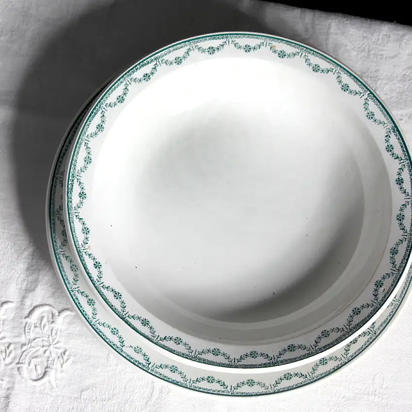 Duo de plats de service en terre de fer