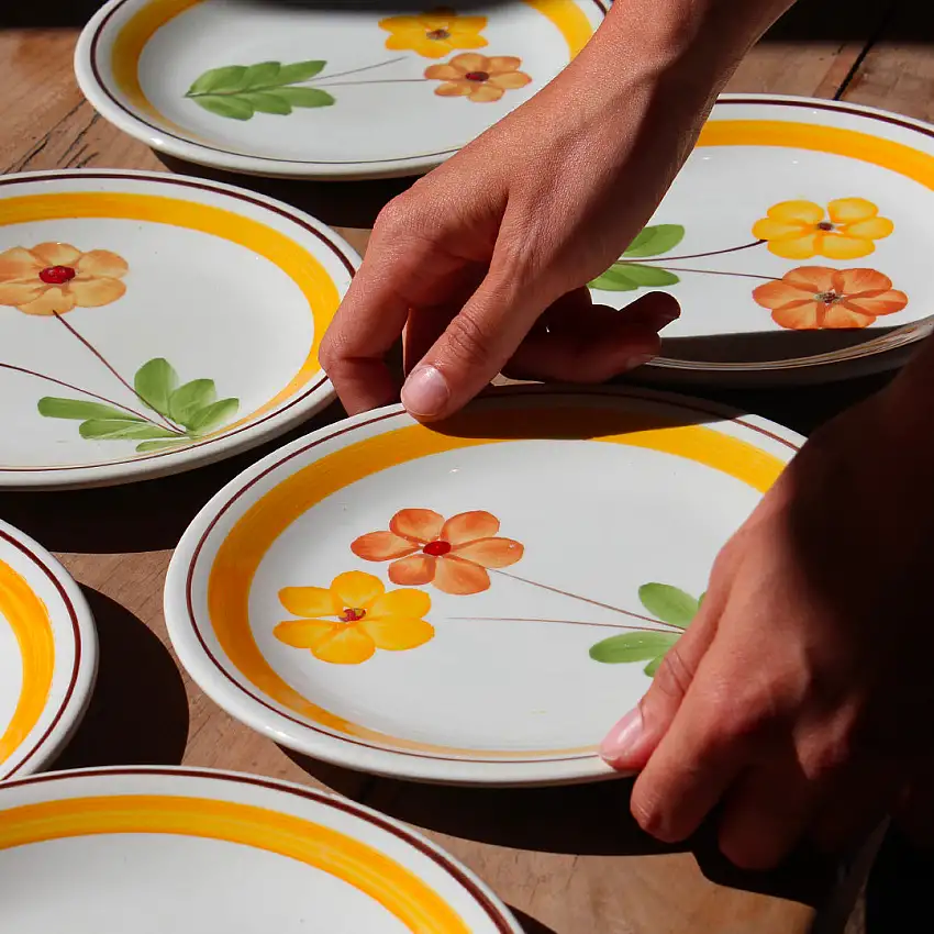 6 assiettes en céramique italienne vintage