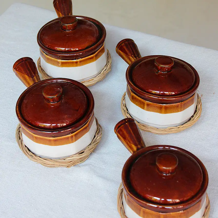 4 poêlons individuels en céramique brune