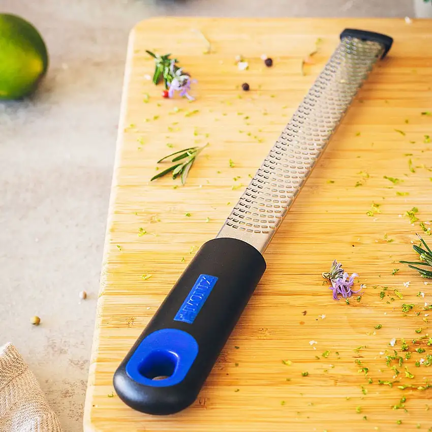 Râpe zesteur étroite Solid+ Monix