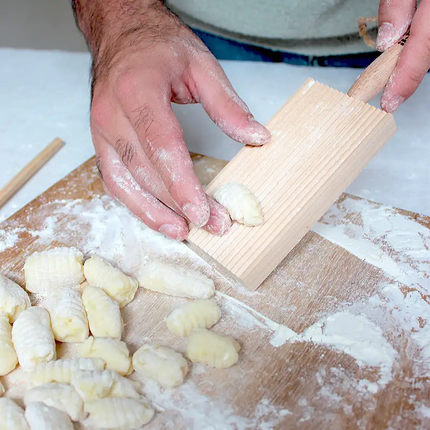 Tablette striée à gnocchis